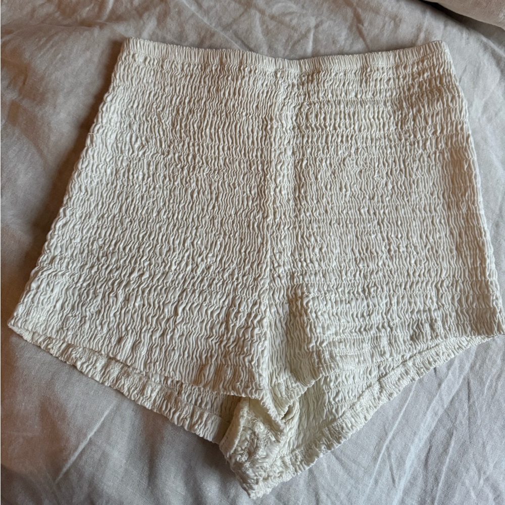 Free People Smocked High-Waist Shorts – Ivory / Cream (S)